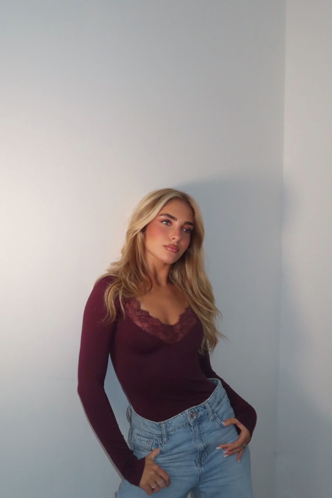 Maglia Lavinia Pizzo marrone bordeaux nera