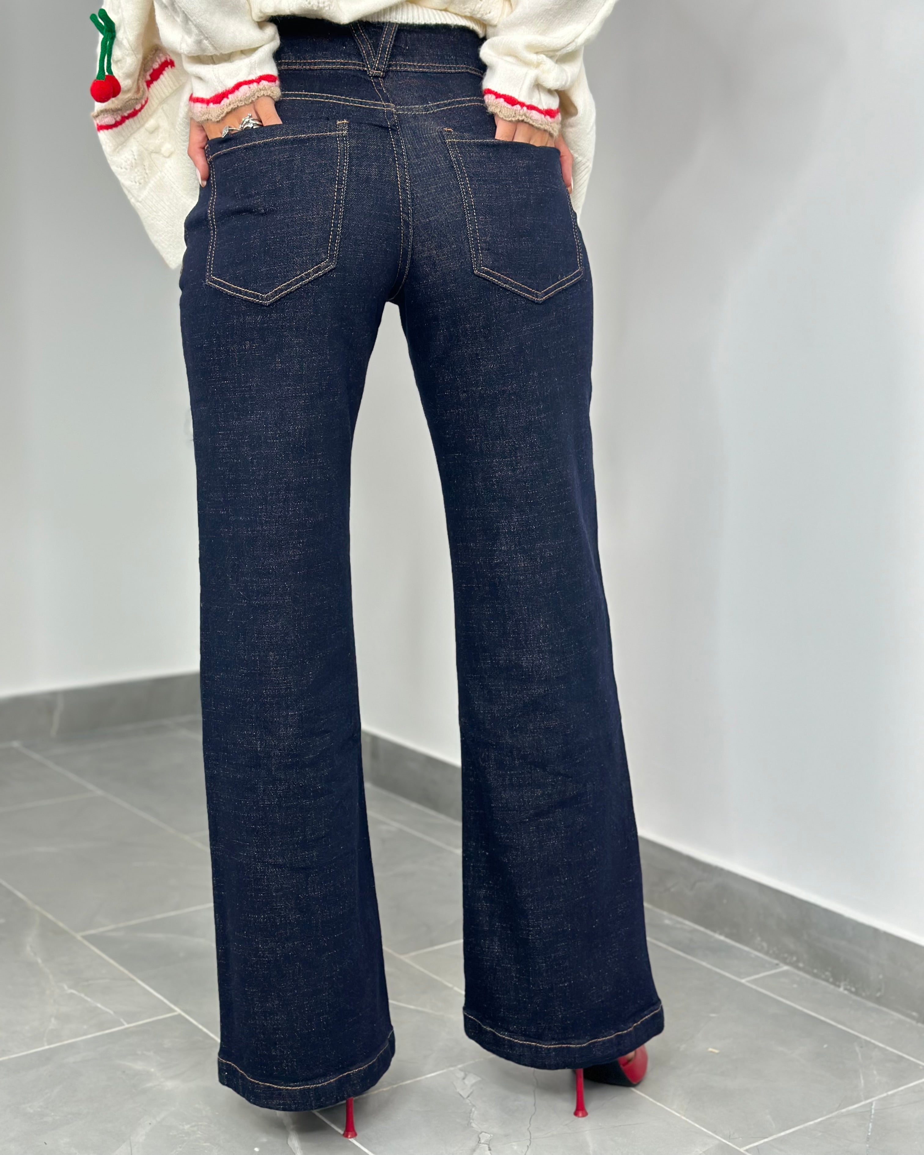 Jeans Denim Scuro a Zampa