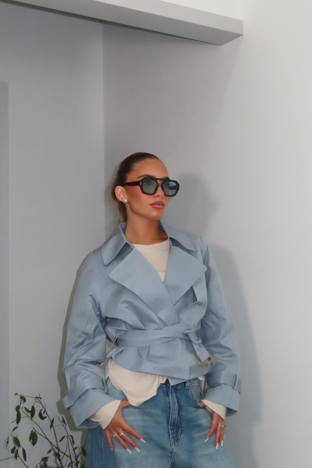 Mini trench beige e nero ghiaccio