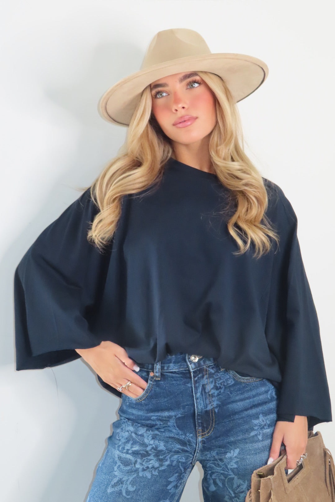 T-shirt Overthinking Bianca Marrone Nera Ocra Blu notte